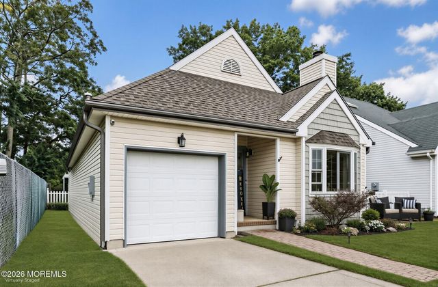 7 Sunnydale Court, Bayville, NJ 08721