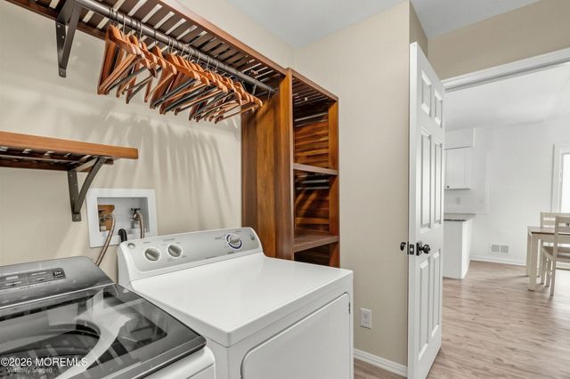 7 Sunnydale Court, Bayville, NJ 08721
