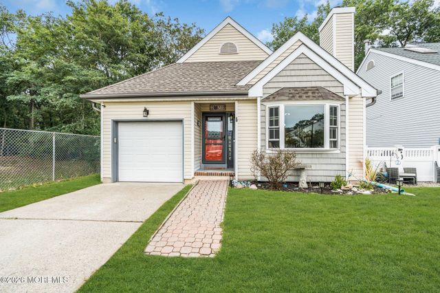 7 Sunnydale Court, Bayville, NJ 08721