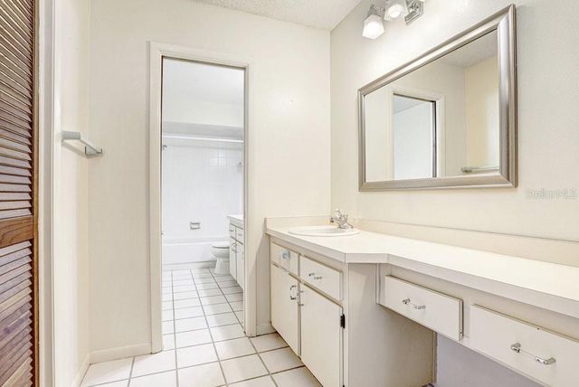 1328 CORNER OAKS DRIVE, Brandon, FL 33510