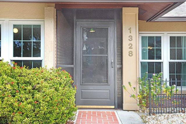 1328 CORNER OAKS DRIVE, Brandon, FL 33510