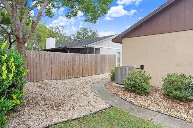 1328 CORNER OAKS DRIVE, Brandon, FL 33510