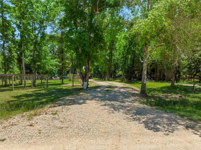 455 Ferguson Drive, Cleveland, TX 77327