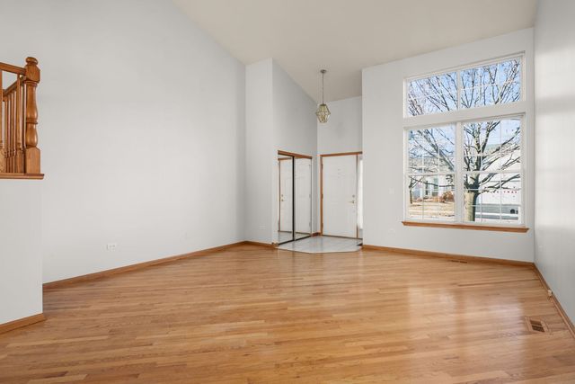 16139 Seneca Lake Circle, Crest Hill, IL 60403