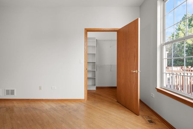 16139 Seneca Lake Circle, Crest Hill, IL 60403