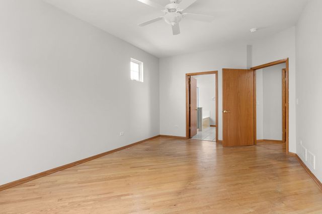 16139 Seneca Lake Circle, Crest Hill, IL 60403