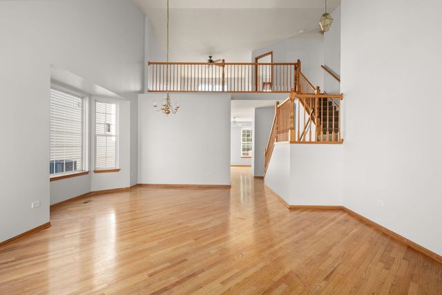 16139 Seneca Lake Circle, Crest Hill, IL 60403