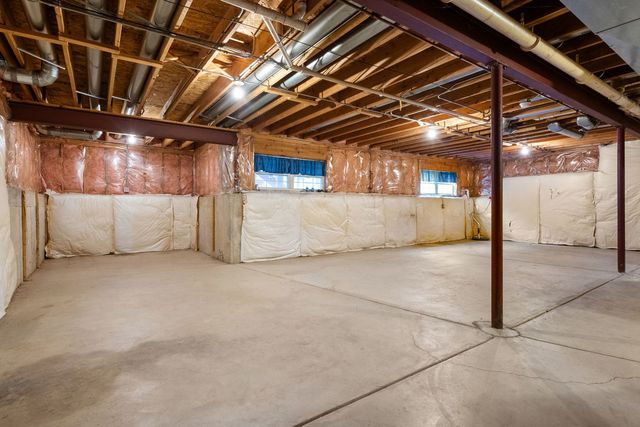 16139 Seneca Lake Circle, Crest Hill, IL 60403