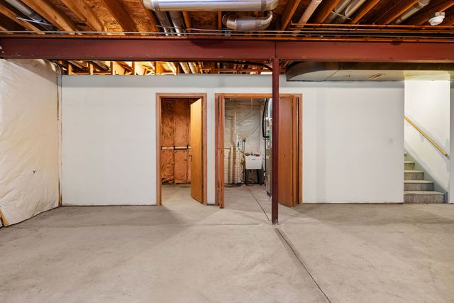 16139 Seneca Lake Circle, Crest Hill, IL 60403