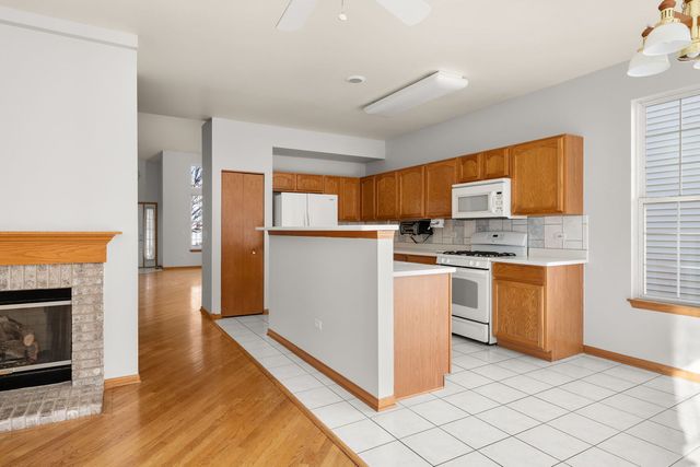 16139 Seneca Lake Circle, Crest Hill, IL 60403