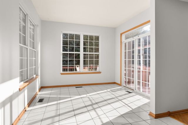 16139 Seneca Lake Circle, Crest Hill, IL 60403