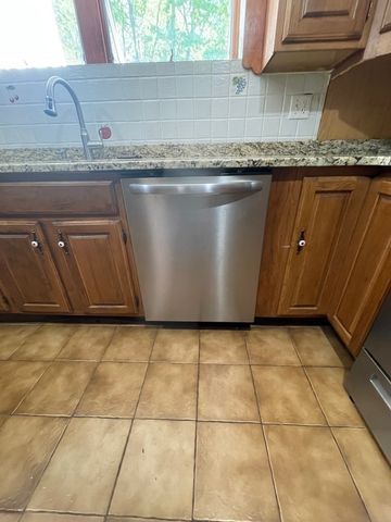 340 Albion St 2, Wakefield, MA 01880