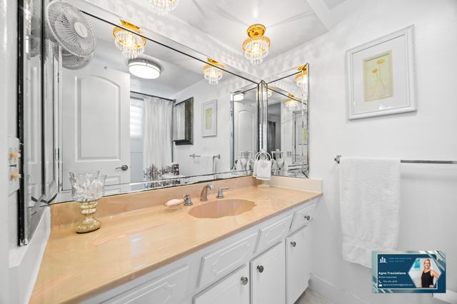 4000 NW 44th Avenue 315, Lauderdale Lakes, FL 33319