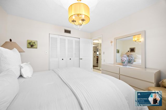 4000 NW 44th Avenue 315, Lauderdale Lakes, FL 33319