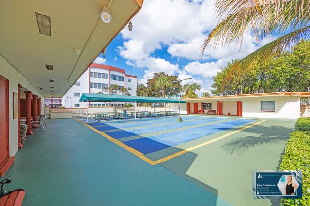 4000 NW 44th Avenue 315, Lauderdale Lakes, FL 33319