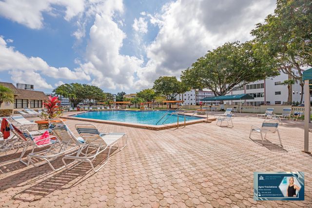 4000 NW 44th Avenue 315, Lauderdale Lakes, FL 33319