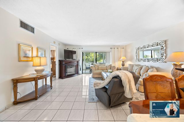 4000 NW 44th Avenue 315, Lauderdale Lakes, FL 33319