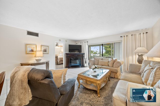 4000 NW 44th Avenue 315, Lauderdale Lakes, FL 33319