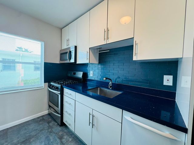 935 8th Street 11, Miami Beach, FL 33139