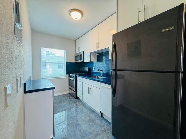 935 8th Street 11, Miami Beach, FL 33139