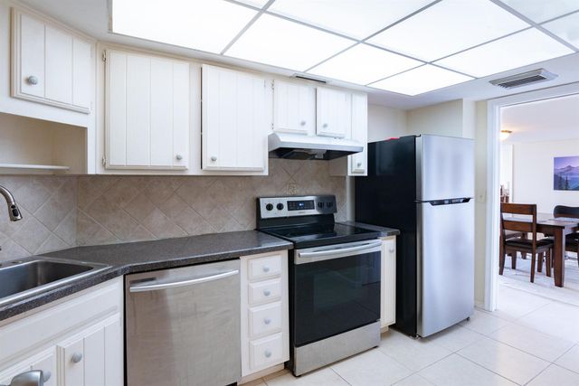 2400 PRESIDENTIAL Way 1505, West Palm Beach, FL 33401