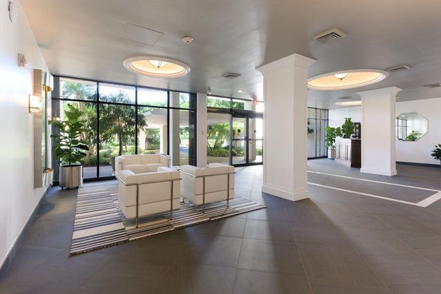 2400 PRESIDENTIAL Way 1505, West Palm Beach, FL 33401