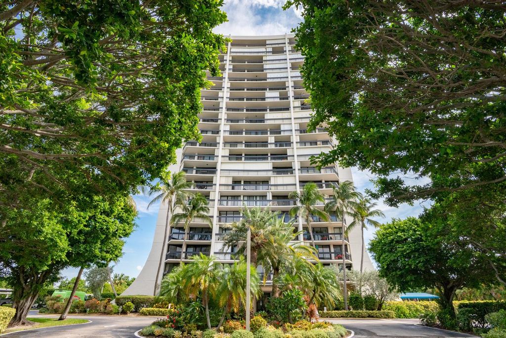 2400 PRESIDENTIAL Way 1505, West Palm Beach, FL 33401