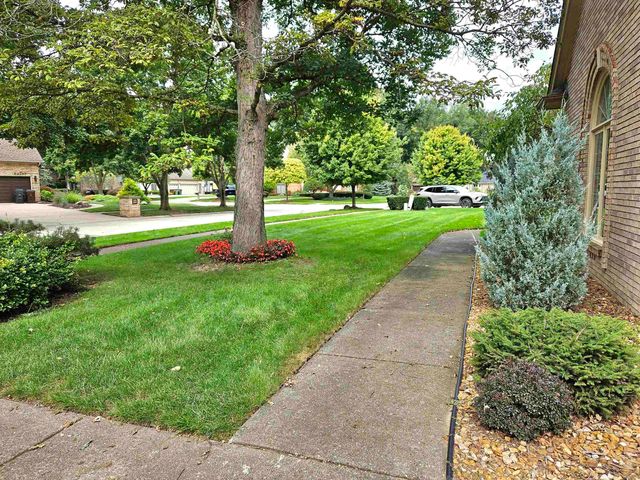 52380 Royal Forest Drive, Shelby Twp, MI 48315