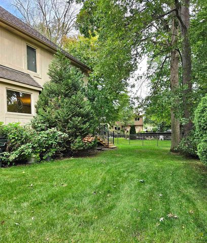 52380 Royal Forest Drive, Shelby Twp, MI 48315