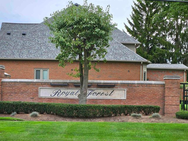 52380 Royal Forest Drive, Shelby Twp, MI 48315
