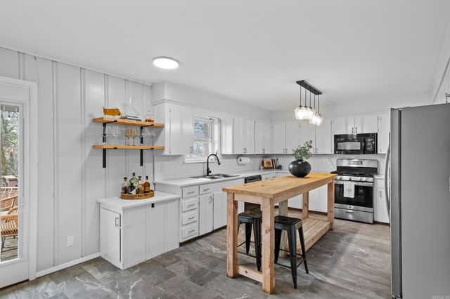 205 Kings Row Drive, Little Rock, AR 72207