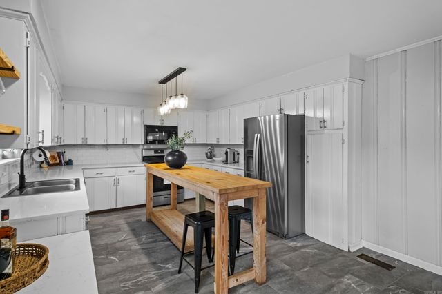 205 Kings Row Drive, Little Rock, AR 72207