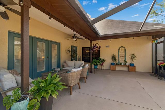 5024 UMBER WAY N, Tampa, FL 33624