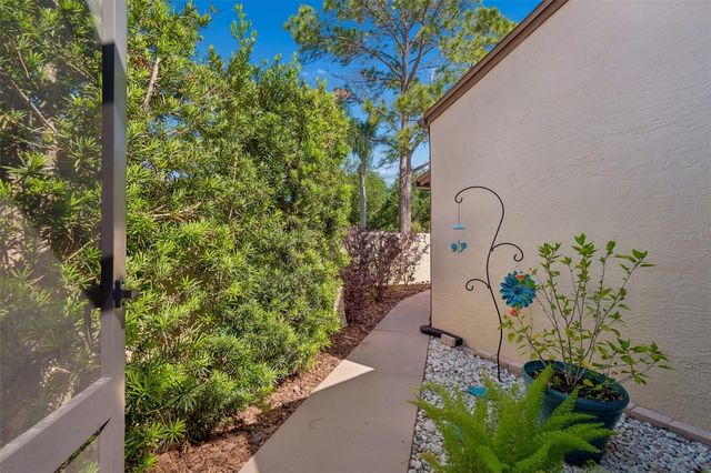 5024 UMBER WAY N, Tampa, FL 33624