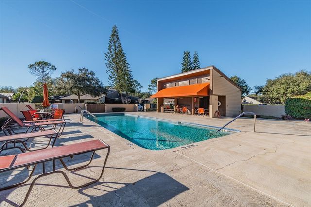 5024 UMBER WAY N, Tampa, FL 33624