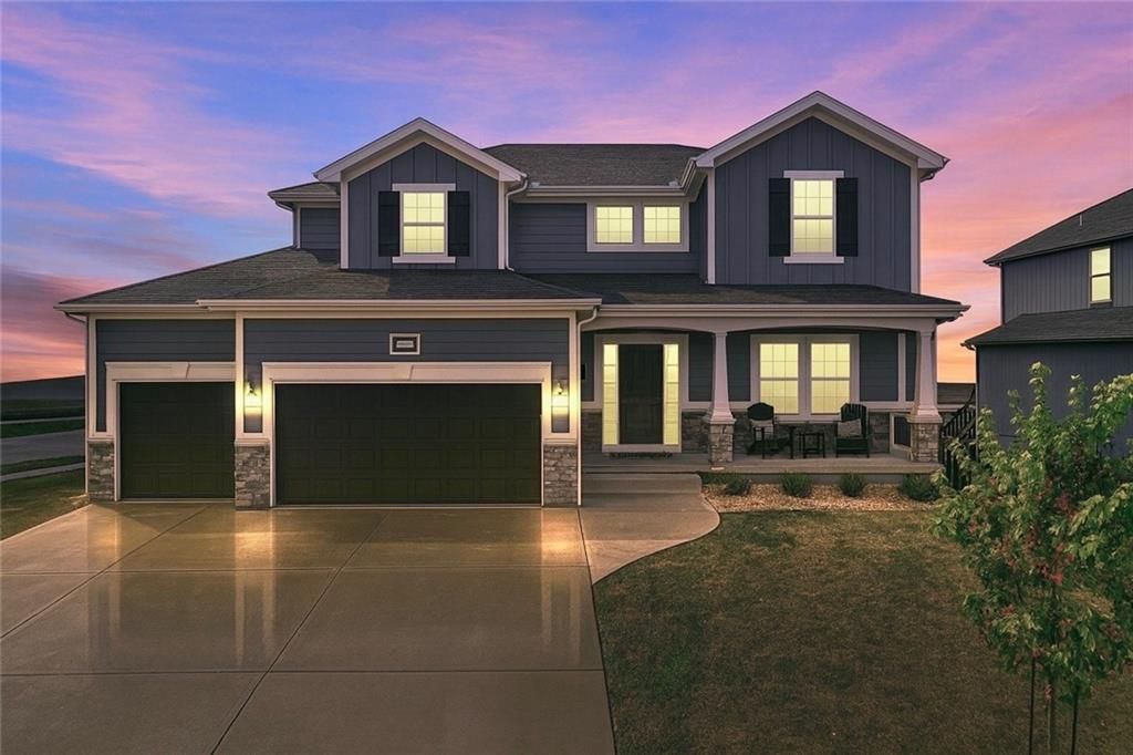 10400 N Chelsea Avenue, Kansas City, MO 64156