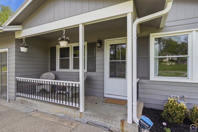 3106 SW Burlingame RD, Topeka, KS 66611