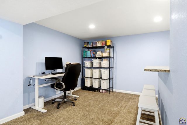 3106 SW Burlingame RD, Topeka, KS 66611