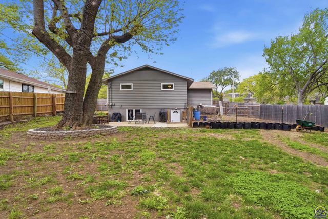 3106 SW Burlingame RD, Topeka, KS 66611