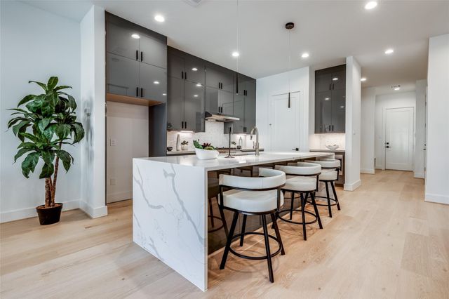 2412 Elmen Street, Houston, TX 77019
