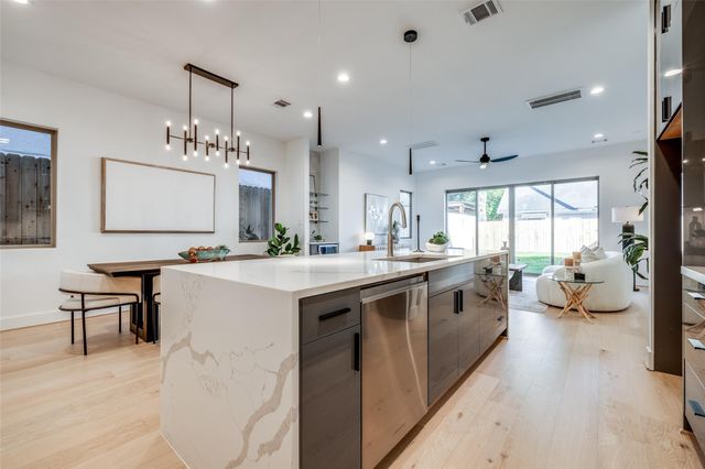 2412 Elmen Street, Houston, TX 77019