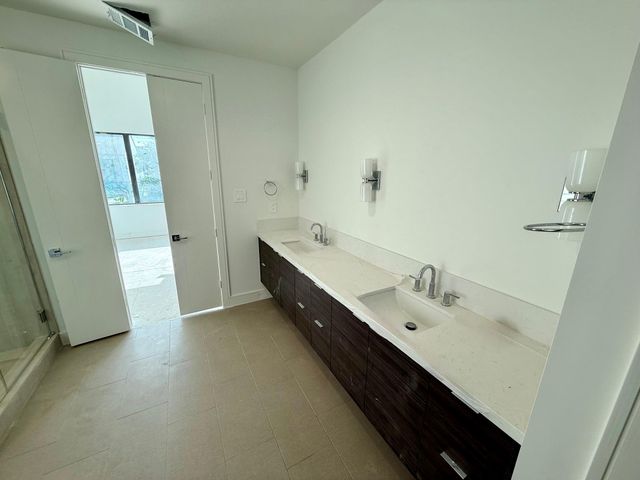 2412 Elmen Street, Houston, TX 77019