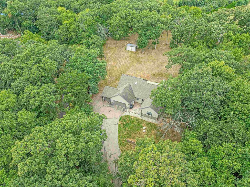 2150 E CARLY Court, Milton, WI 53563