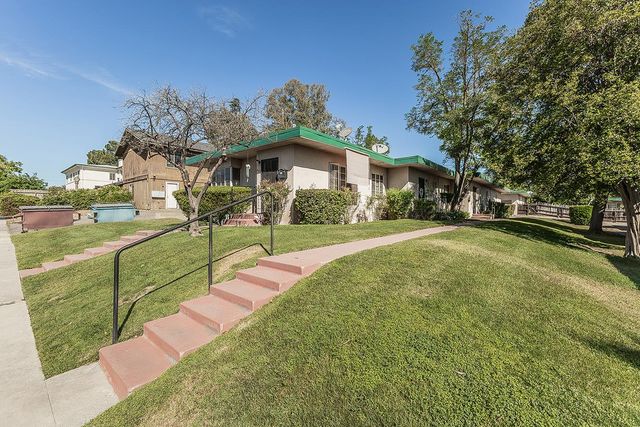 805 E Andrews Avenue, Fresno, CA 93704