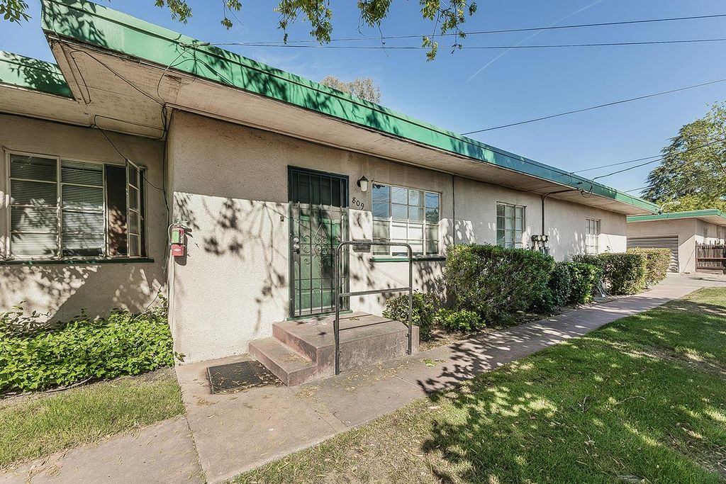 Image 17 of property listing at 805 E Andrews Avenue, Fresno, CA 93704