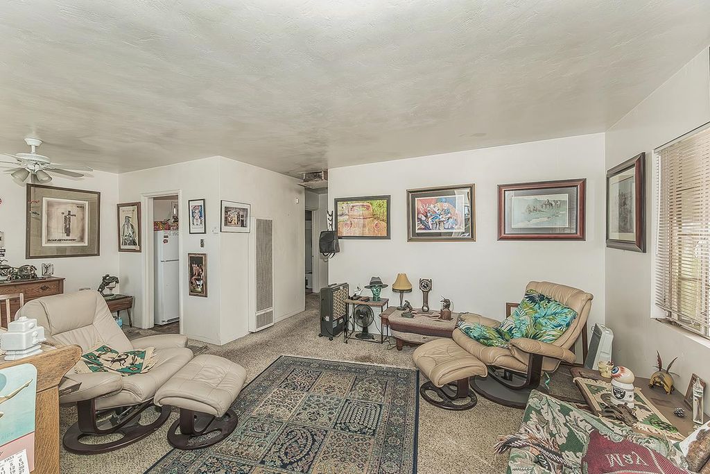 Image 2 of property listing at 805 E Andrews Avenue, Fresno, CA 93704