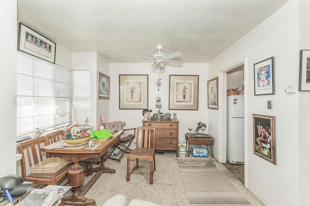 Image 5 of property listing at 805 E Andrews Avenue, Fresno, CA 93704