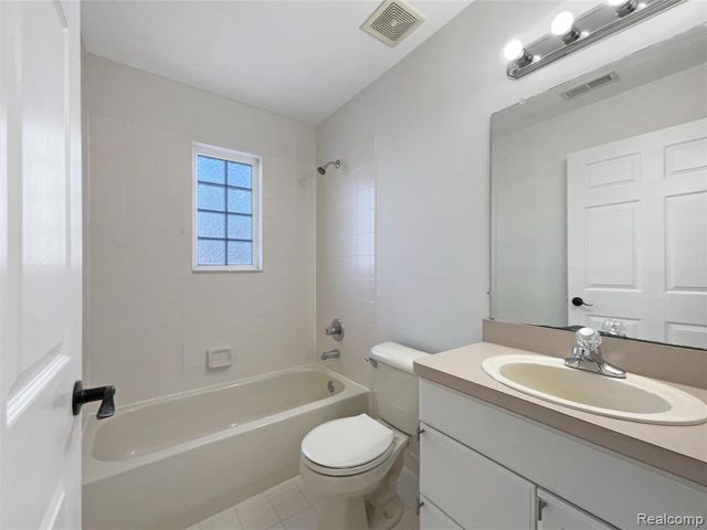 14622 Moravian Manor Circle, Sterling Heights, MI 48312