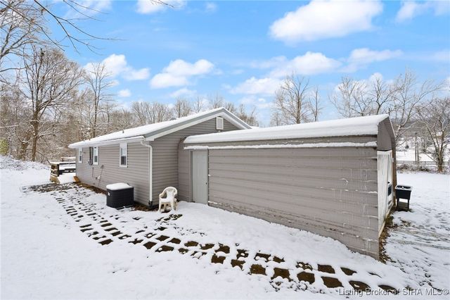 5453 E McCarthy Knob Road, New Albany, IN 47150