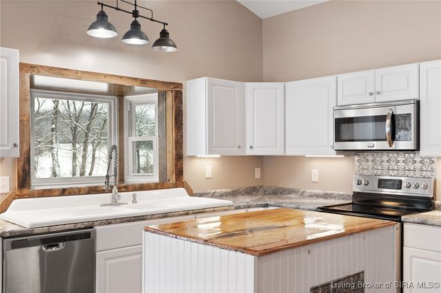 5453 E McCarthy Knob Road, New Albany, IN 47150